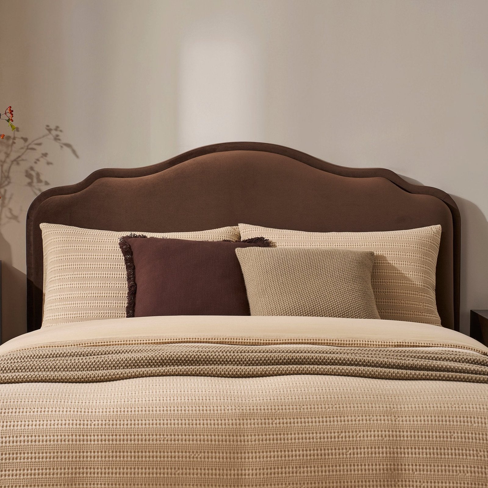 LiomoraWiltshire Ottoman Storage Bed - Cappuccino - Image 6
